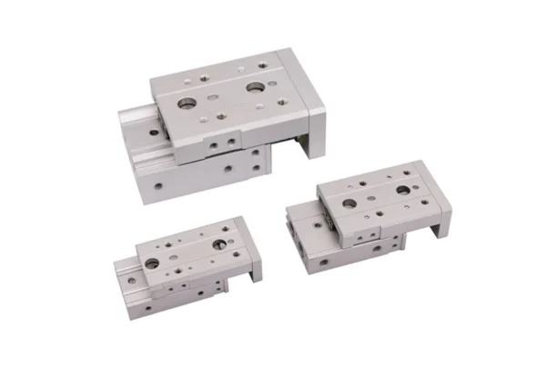 Mesa deslizante neumática que proporciona movimiento lineal suave y preciso, ideal para aplicaciones de posicionamiento y transferencia en sistemas automatizados.