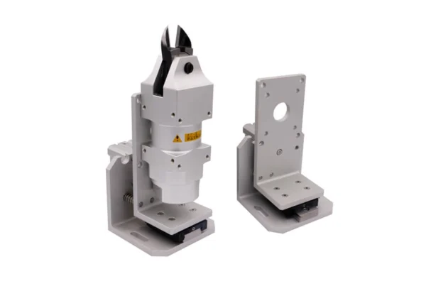 Cortador neumático que ofrece cortes precisos y limpios en materiales como plástico o metal, ideal para procesos de ensamblaje y fabricación.