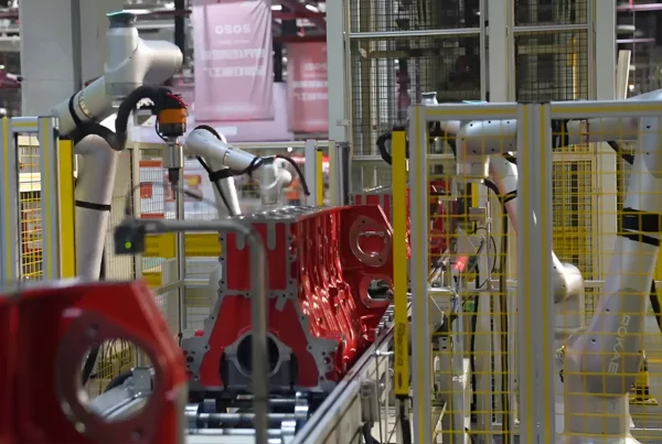 4 robots colaborativos trabajando en sintonía